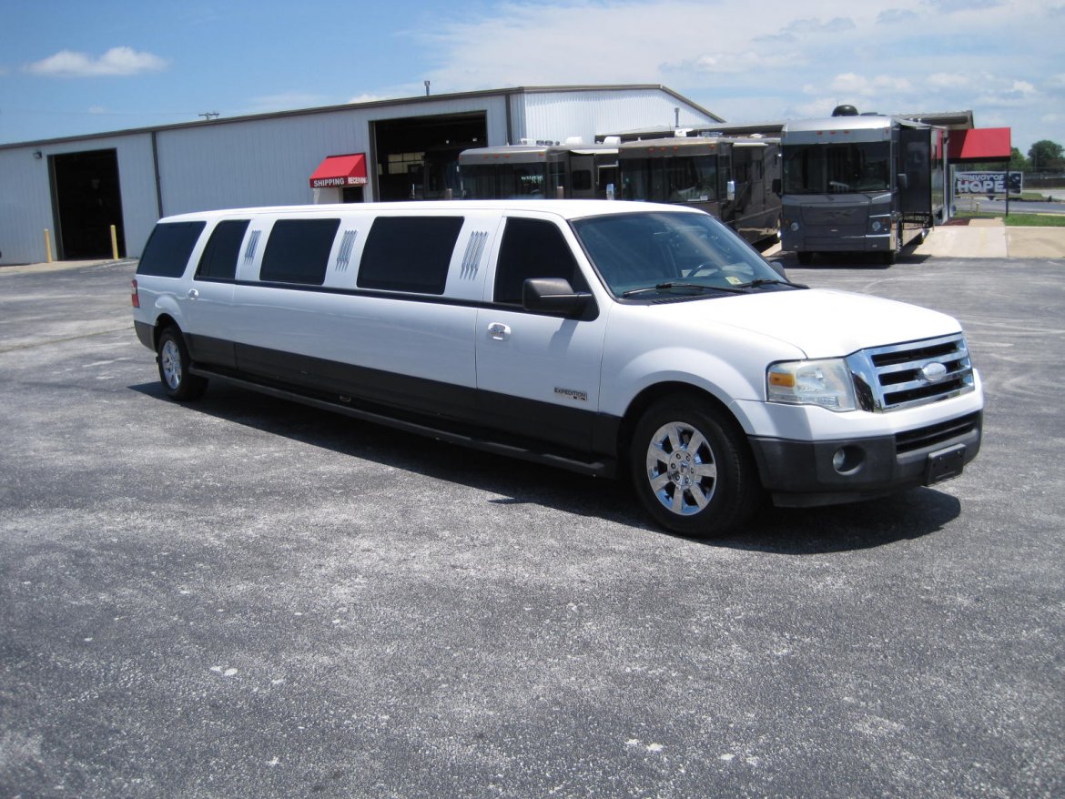 Photo of SUV Stretch for sale: 2007 Ford Expedition 140&quot; by DaBryan Coach Builders
