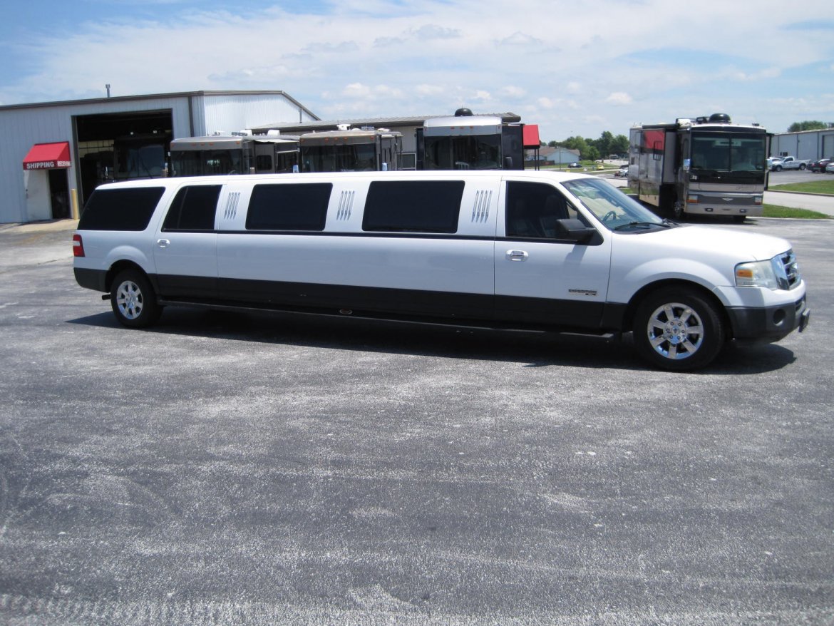 Photo of SUV Stretch for sale: 2007 Ford Expedition 140&quot; by DaBryan Coach Builders