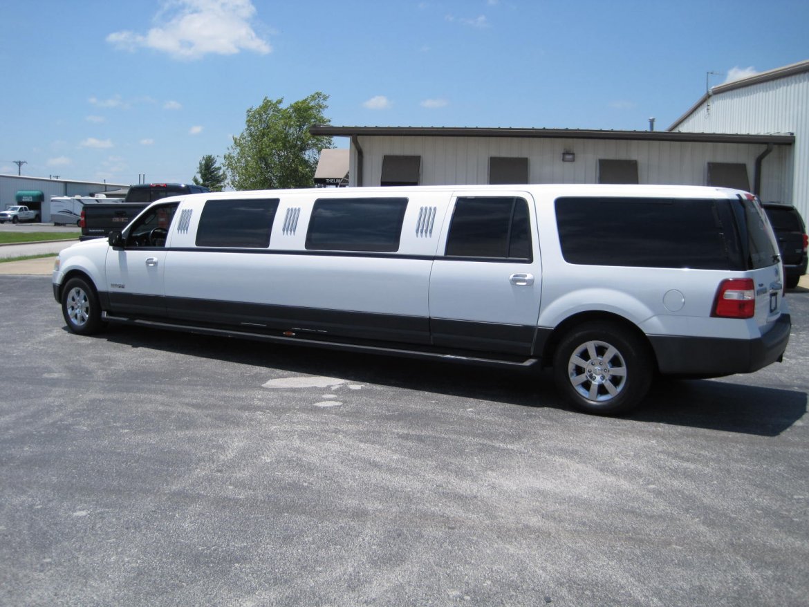 Photo of SUV Stretch for sale: 2007 Ford Expedition 140&quot; by DaBryan Coach Builders