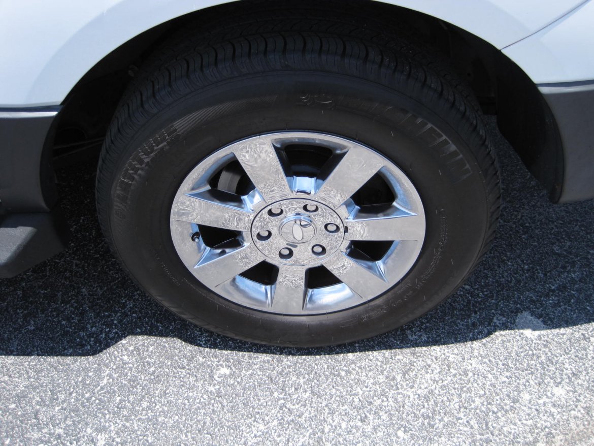 Photo of SUV Stretch for sale: 2007 Ford Expedition 140&quot; by DaBryan Coach Builders