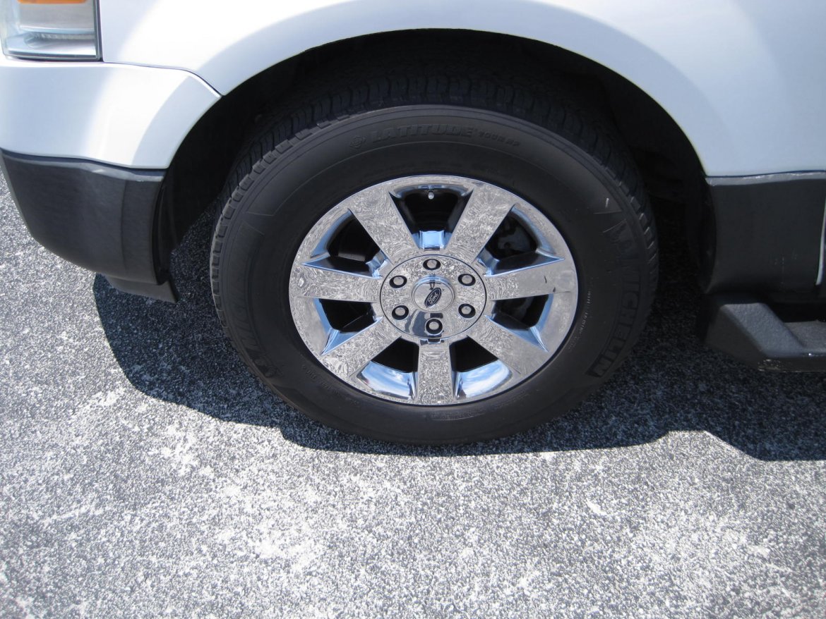 Photo of SUV Stretch for sale: 2007 Ford Expedition 140&quot; by DaBryan Coach Builders