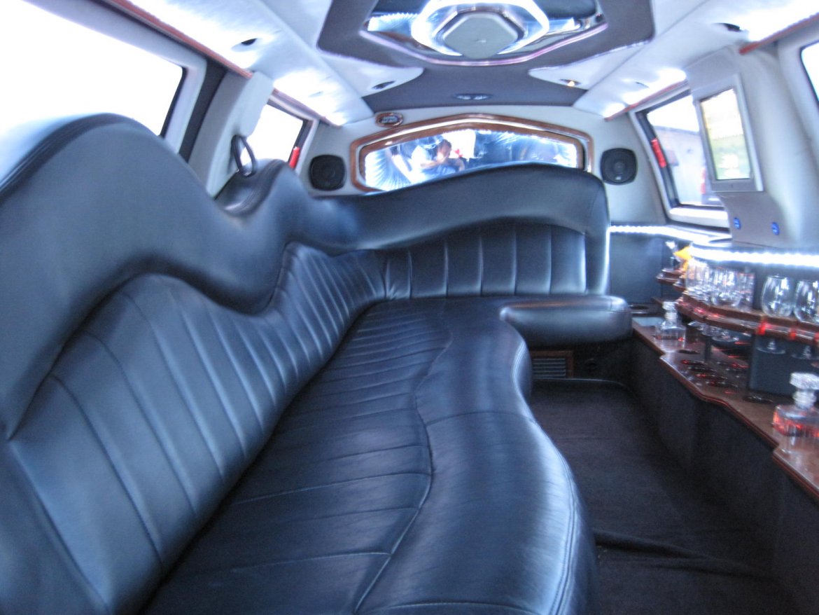 Photo of SUV Stretch for sale: 2007 Ford Expedition 140&quot; by DaBryan Coach Builders