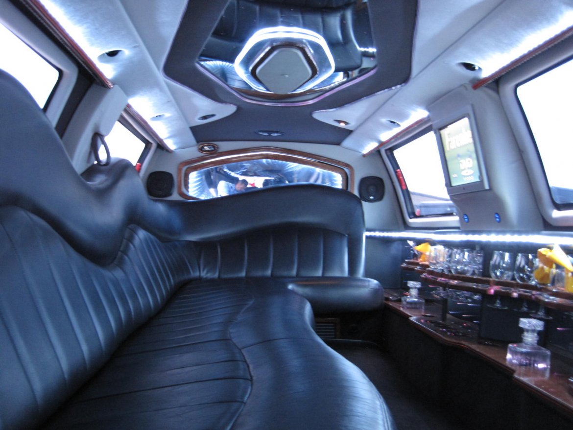 Photo of SUV Stretch for sale: 2007 Ford Expedition 140&quot; by DaBryan Coach Builders