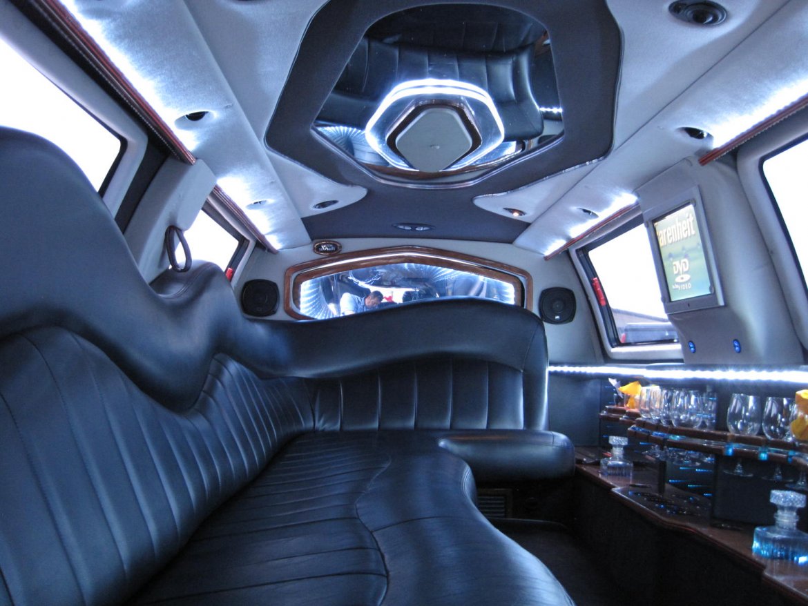 Photo of SUV Stretch for sale: 2007 Ford Expedition 140&quot; by DaBryan Coach Builders