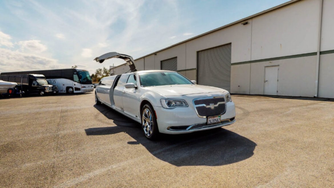 Limousine for sale: 2015 Chrysler 300 160&quot;