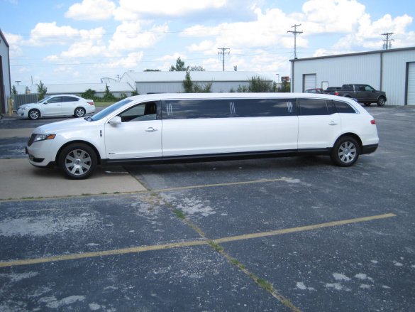 2013 Lincoln MKT Limousine for Sale in Ozark, MO - Main Photo