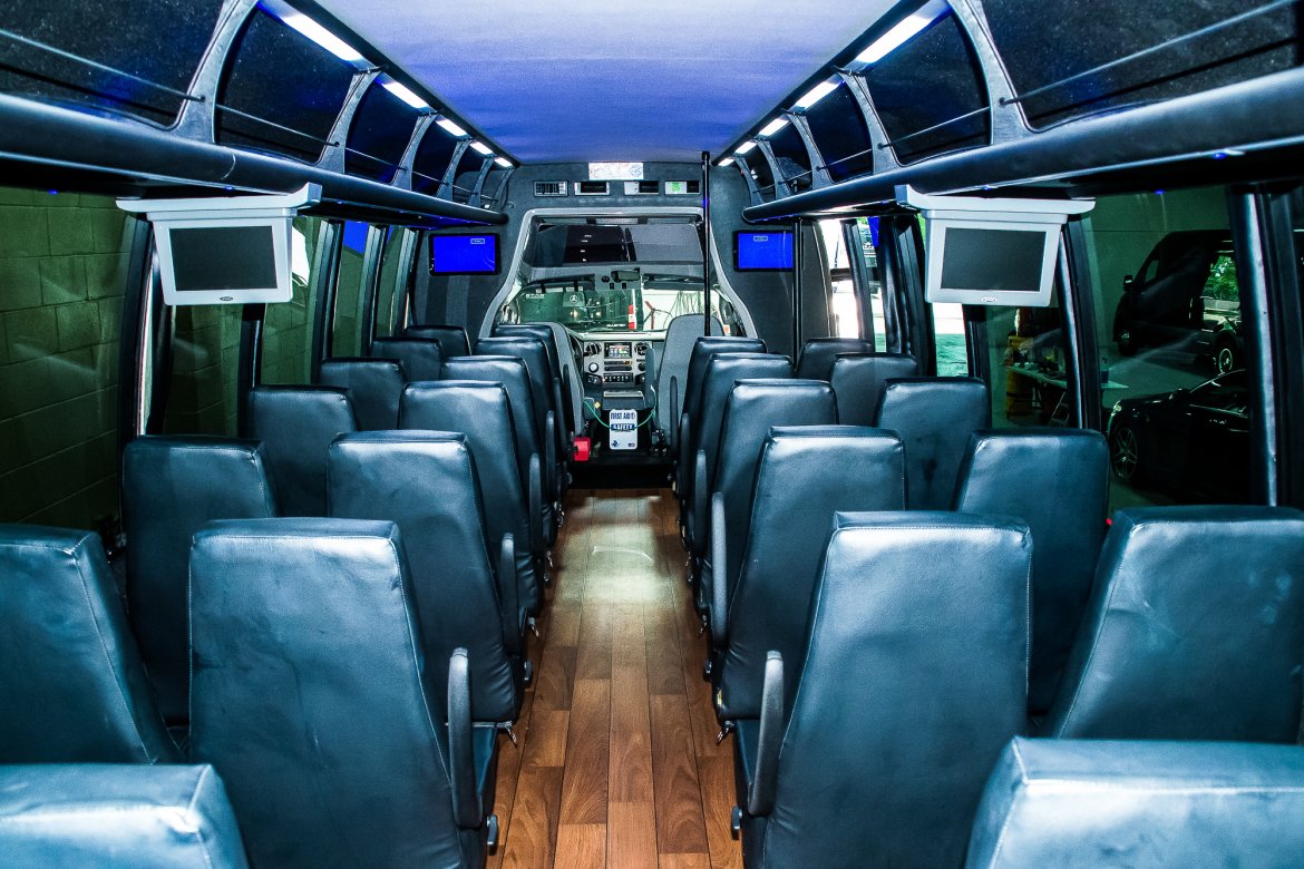 Executive Shuttle for Sale in Eagan, MN - Photo 10