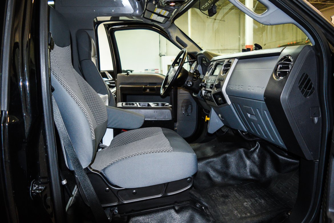 Executive Shuttle for Sale in Eagan, MN - Photo 17