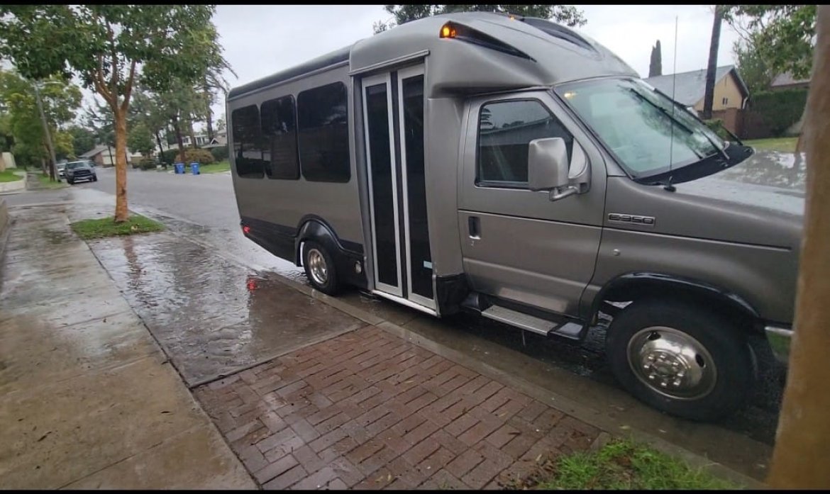 Limo Bus for sale: 2013 Ford E 350 264&quot; by Celestial Cruiser