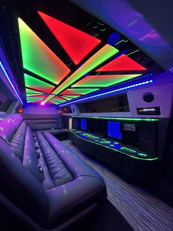 2023 Chrysler 300 Limousine for Sale in Springfield, MO - Photo 3