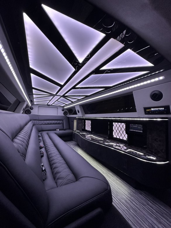 2023 Chrysler 300 Limousine for Sale in Springfield, MO - Main Photo