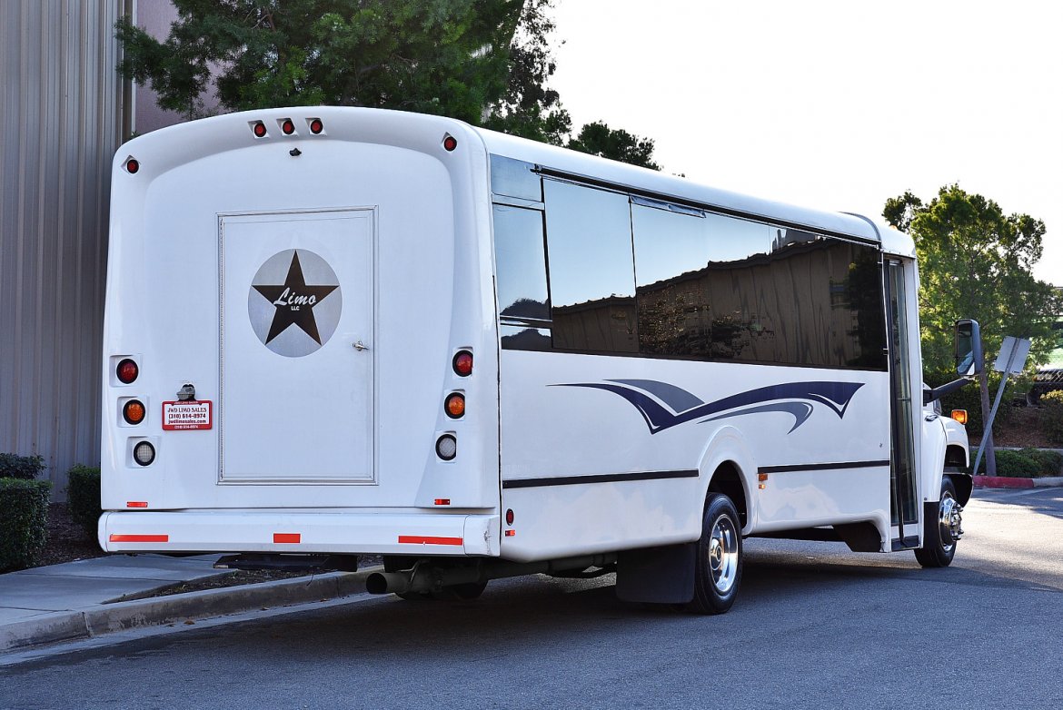 Photo of Limo Bus for sale: 2008 Chevrolet 5500 by Westwind
