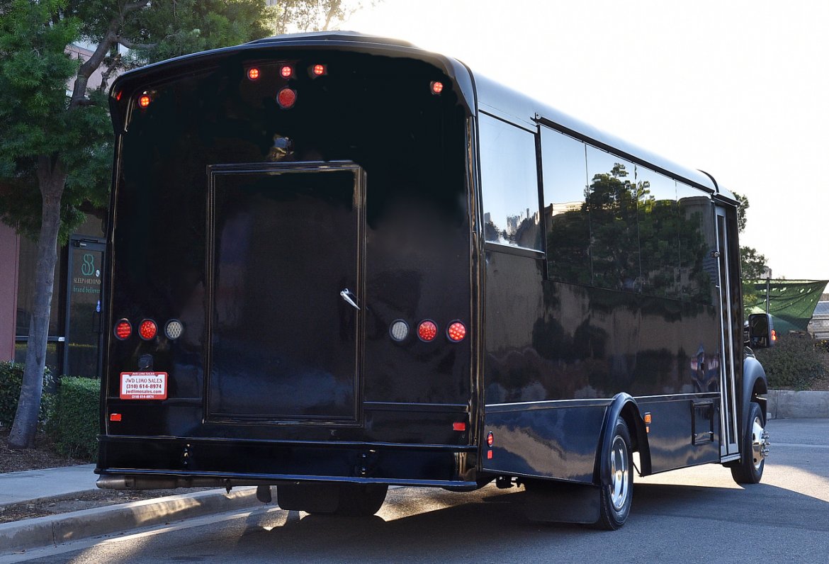 Photo of Limo Bus for sale: 2014 Ford F-550 by glaval