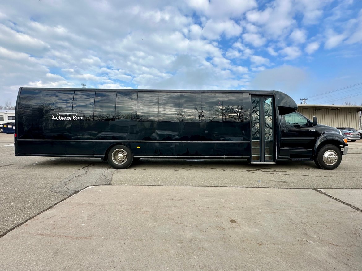 Shuttle Bus for Sale in Erie, PA - Photo 5