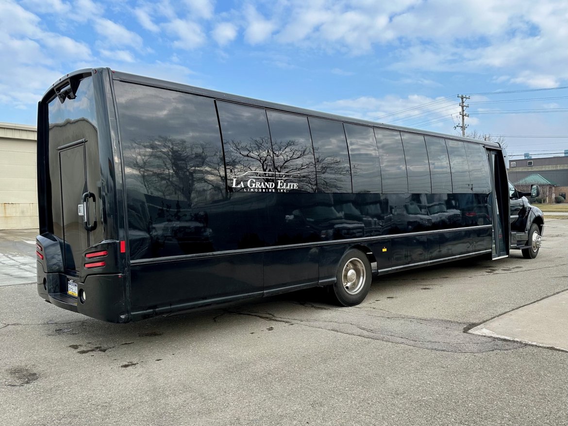 Shuttle Bus for Sale in Erie, PA - Photo 6