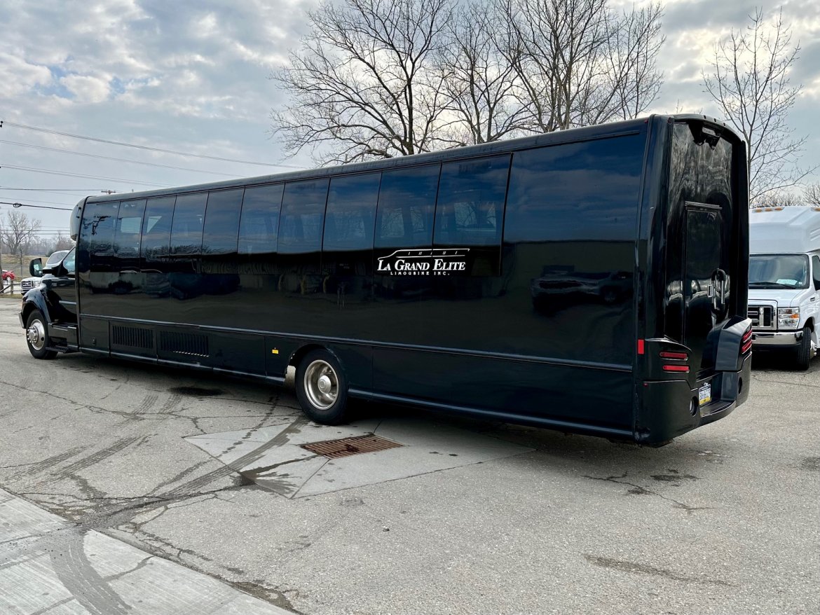 Shuttle Bus for Sale in Erie, PA - Photo 8