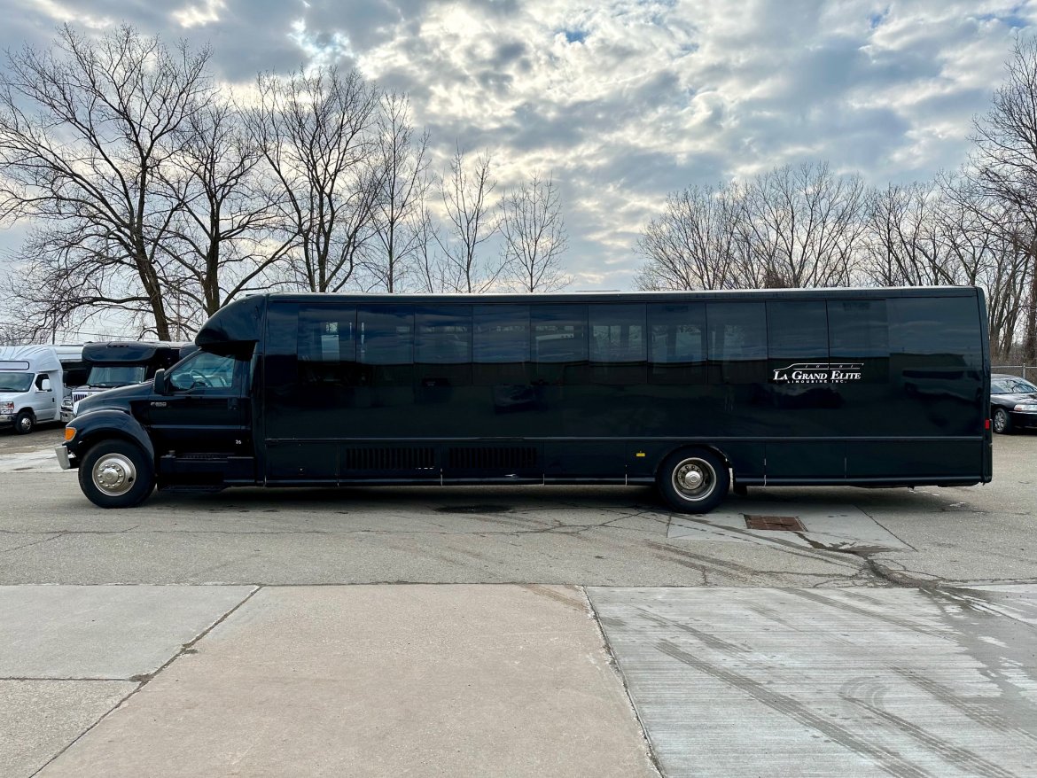 Shuttle Bus for Sale in Erie, PA - Photo 10