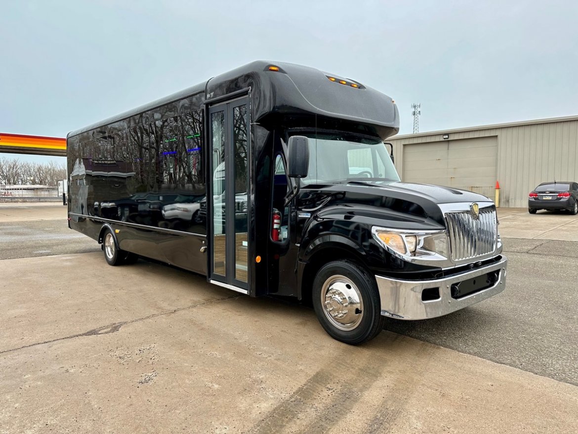 Limo Bus for Sale in Erie, PA - Photo 2