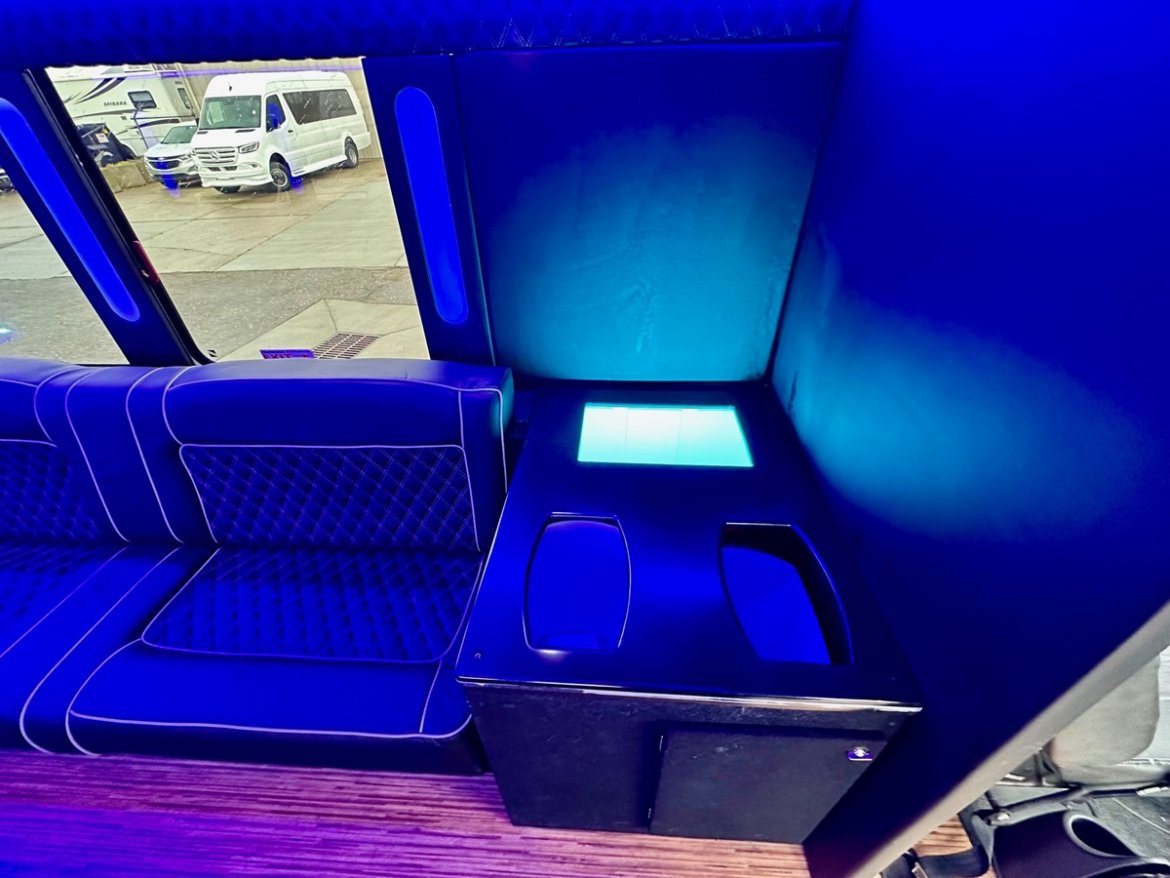 Limo Bus for Sale in Erie, PA - Photo 9