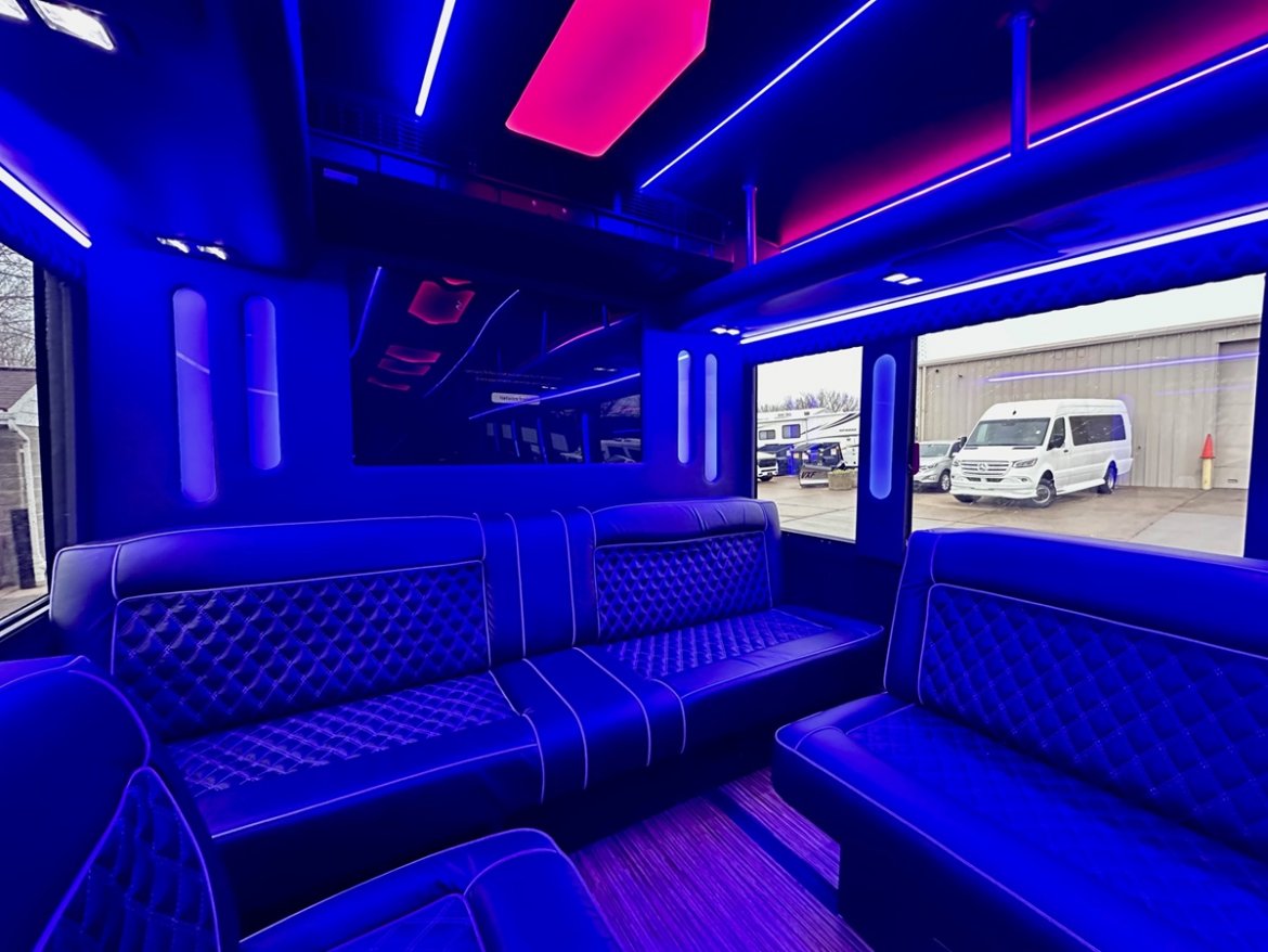Limo Bus for Sale in Erie, PA - Photo 11