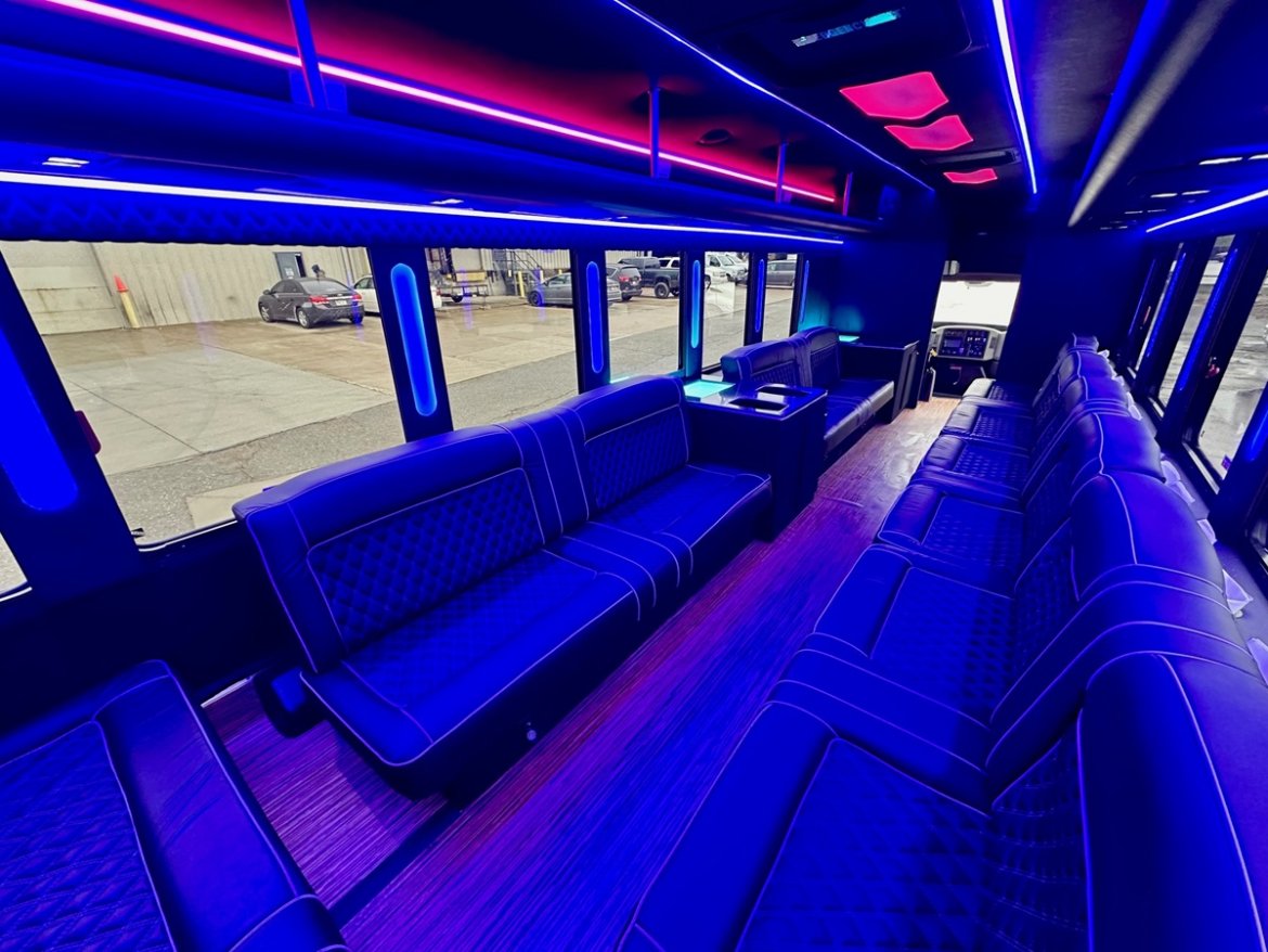 Limo Bus for Sale in Erie, PA - Photo 14