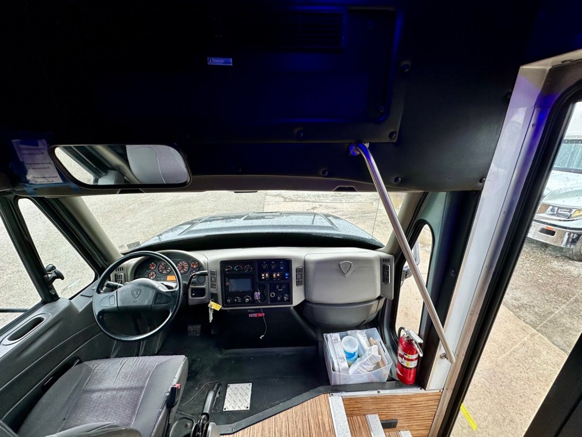Limo Bus for Sale in Erie, PA - Photo 16