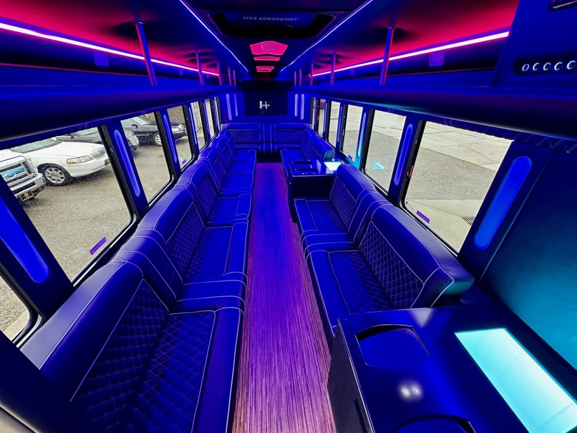 Limo Bus for Sale in Erie, PA - Photo 17