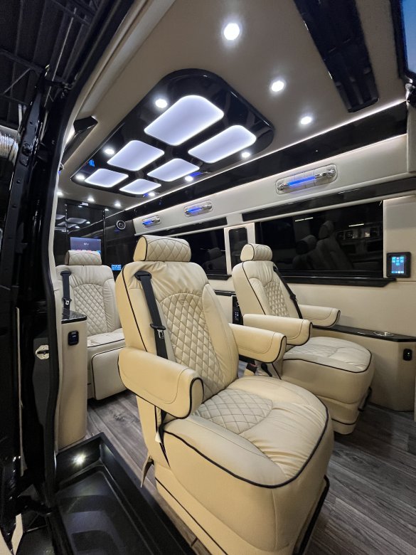 2022 Mercedes-Benz Sprinter 3500 Luxury Coach Sprinter for Sale in Richmond, VA - Photo 3