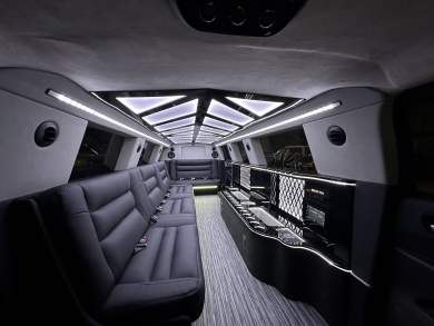 2023 Dodge Durango Limousine for Sale in Springfield, Missouri, US - Photo 4