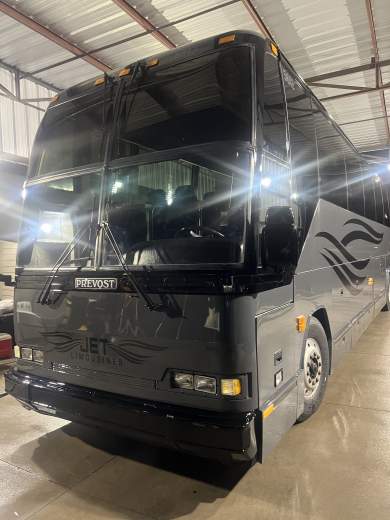 2002 Prevost H3-45 Motorcoach for Sale in Phoenix, Arizona, US - Photo 4