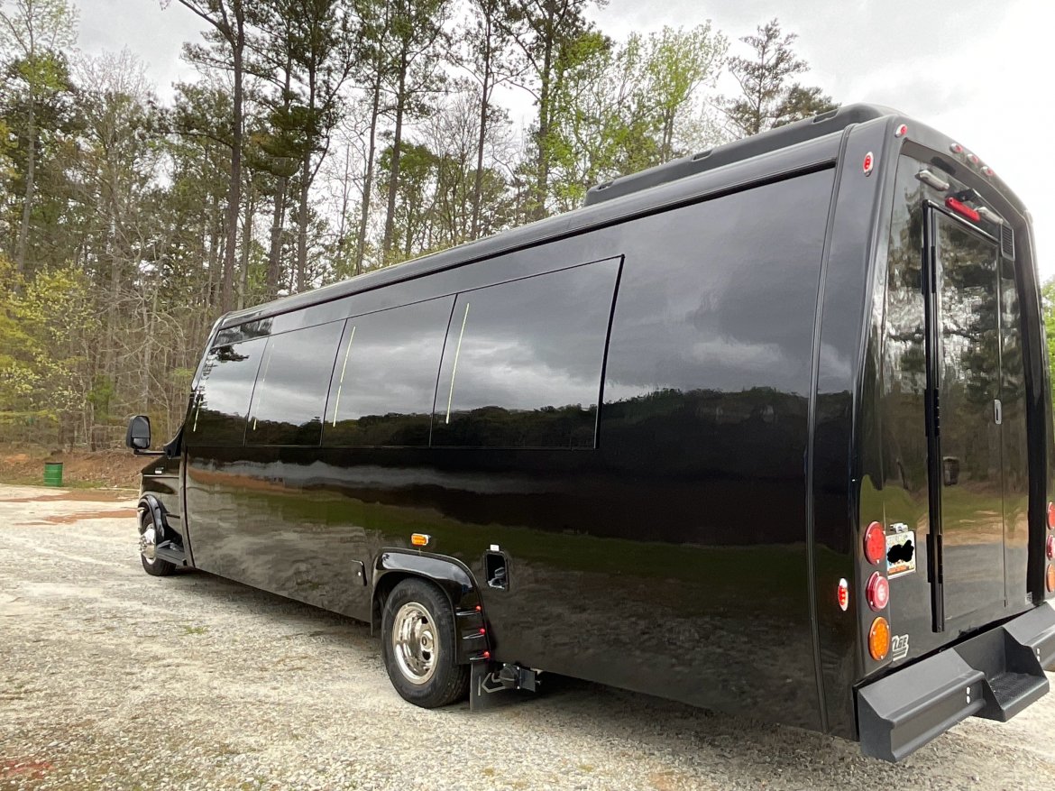 Limo Bus for Sale in Jonesboro, GA - Photo 3