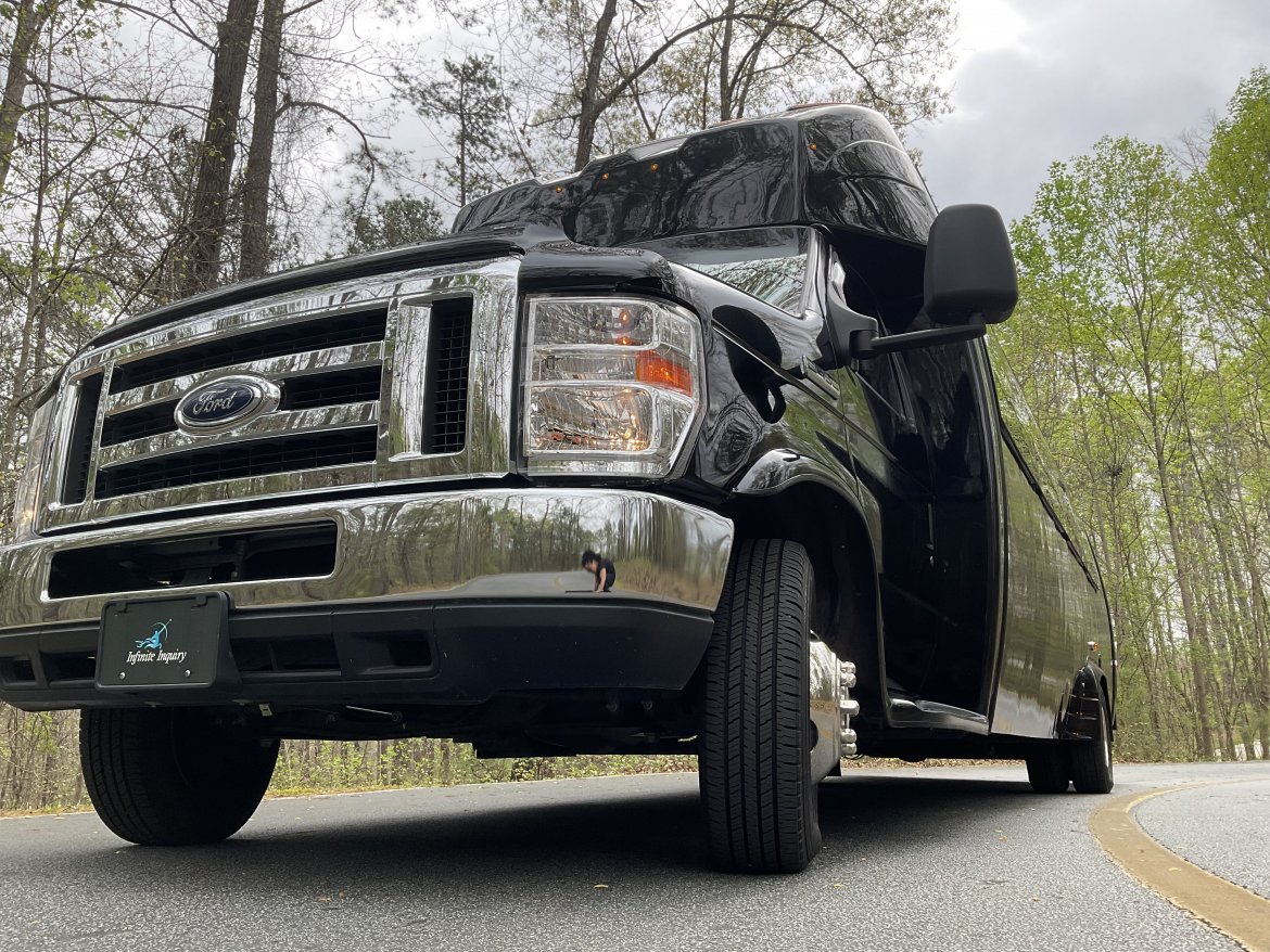 Limo Bus for Sale in Jonesboro, GA - Photo 13