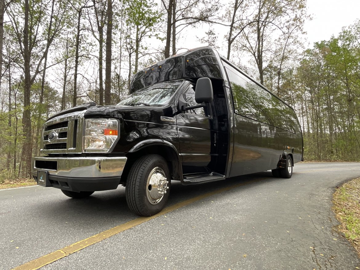 Limo Bus for Sale in Jonesboro, GA - Photo 18
