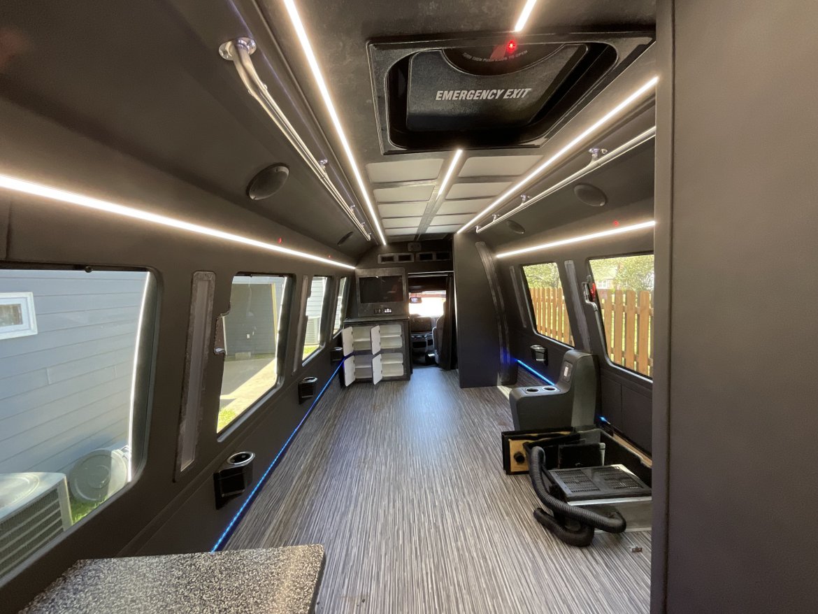 Limo Bus for Sale in Jonesboro, GA - Photo 41