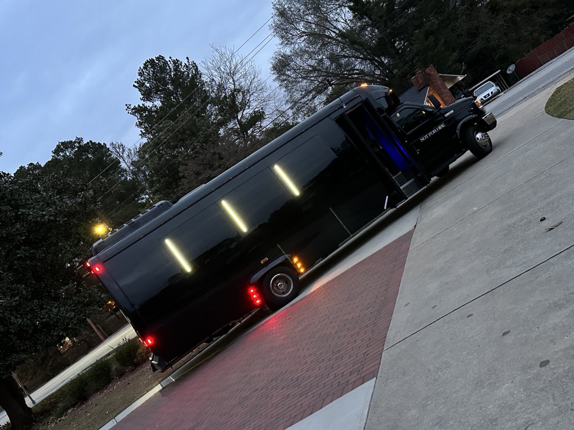 Limo Bus for Sale in Jonesboro, GA - Photo 46