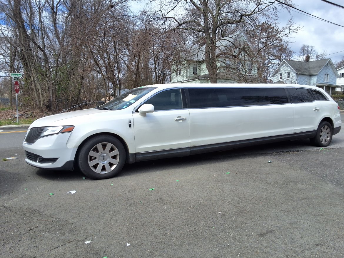 Limousine for sale: 2012 Lincoln MKT
