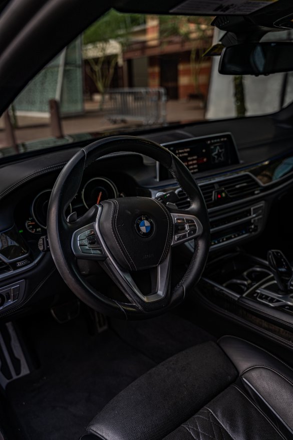 2019 BMW 740i Sedan