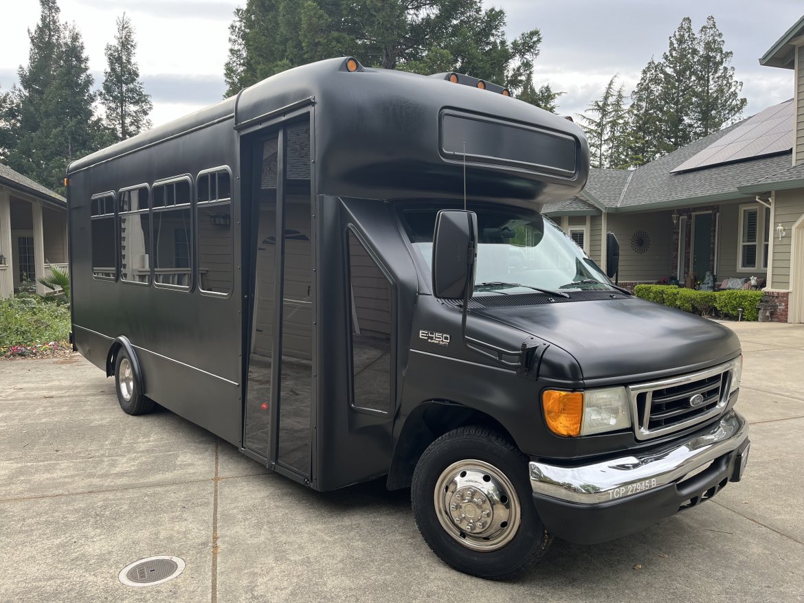 Limo Bus for Sale in Orangevale, CA - Photo 2
