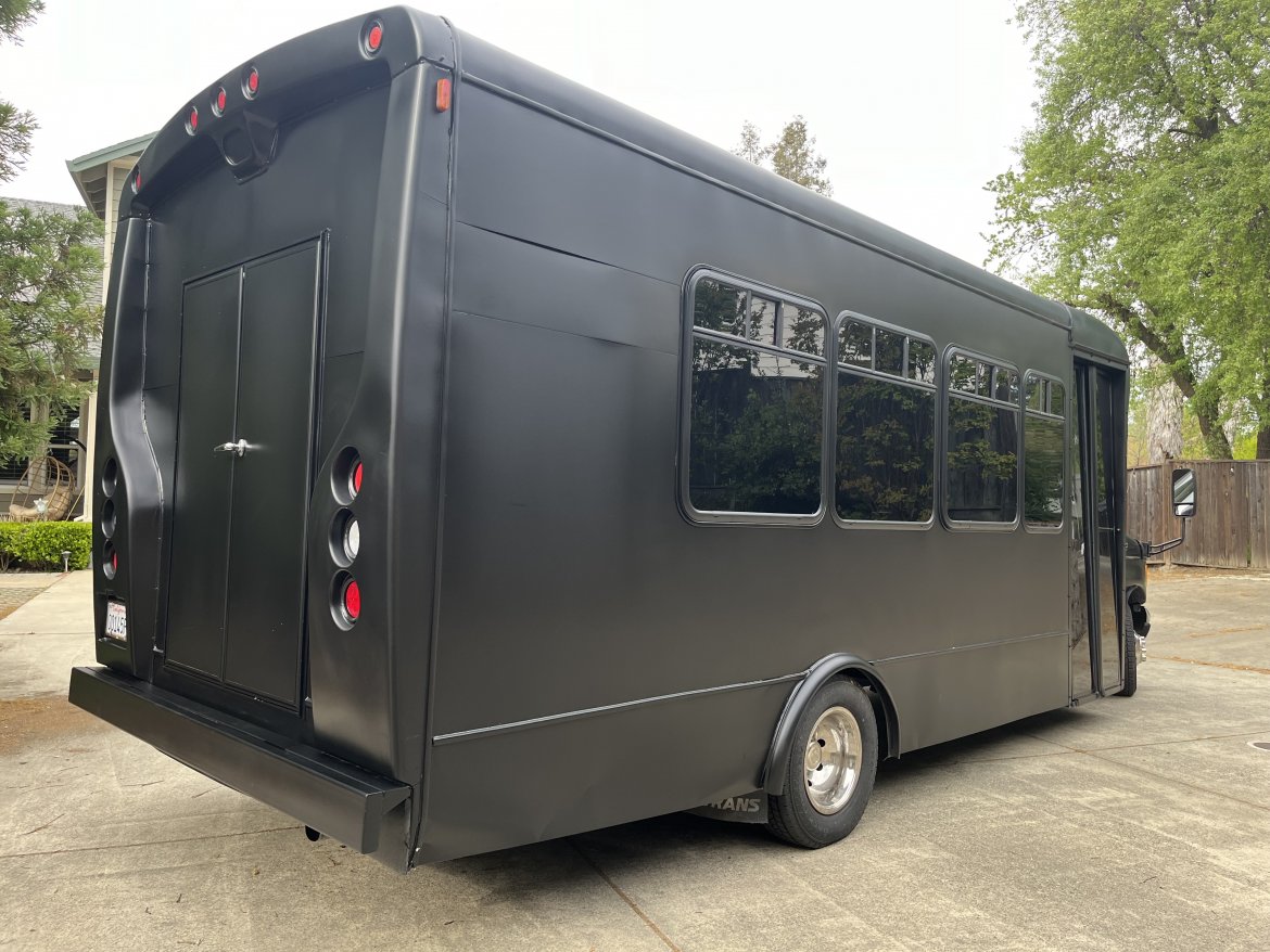 Limo Bus for Sale in Orangevale, CA - Photo 4