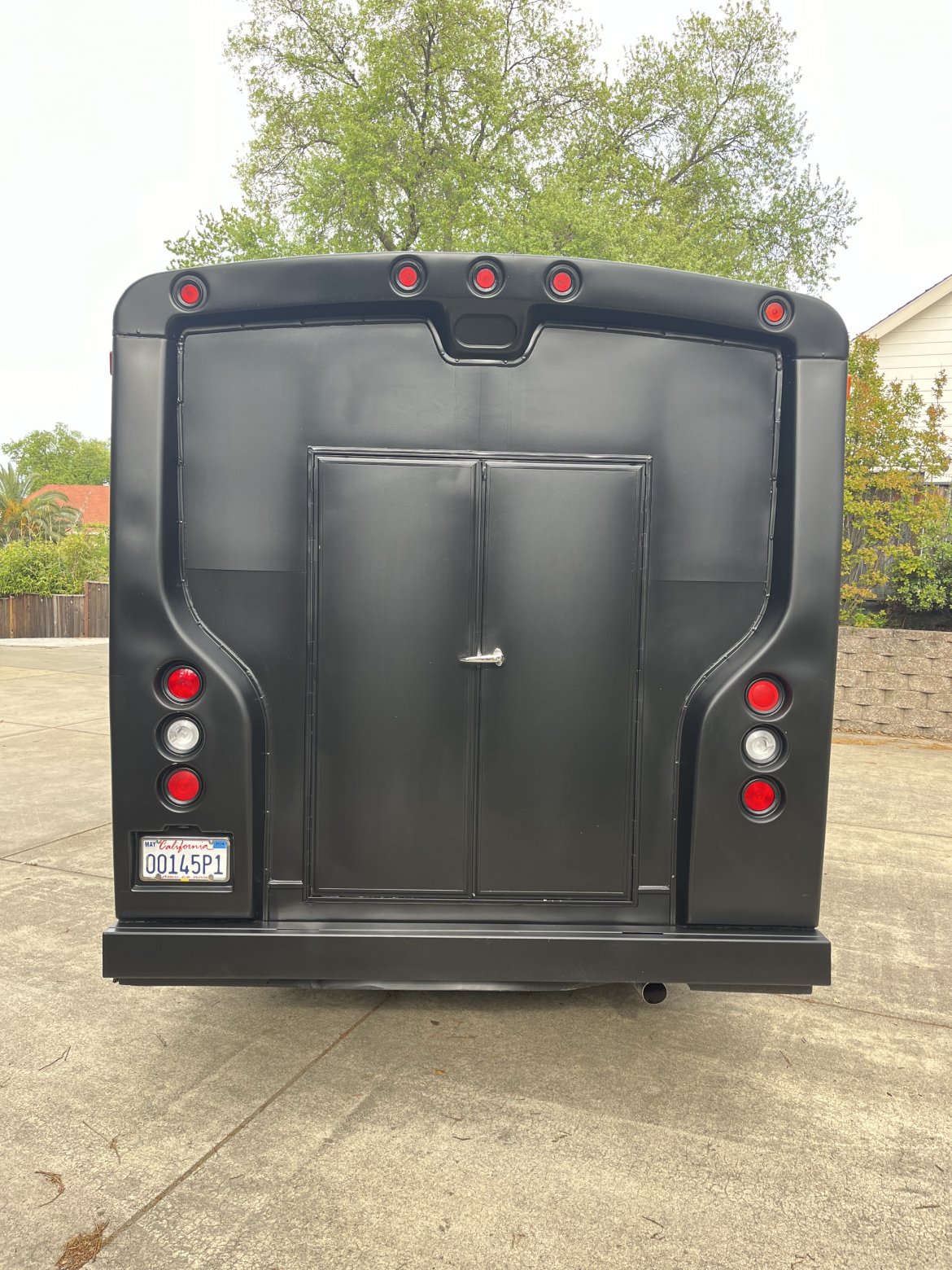 Limo Bus for Sale in Orangevale, CA - Photo 9