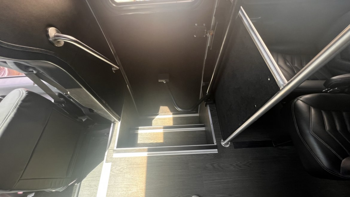 Executive Shuttle for Sale in Anaheim, CA - Photo 16