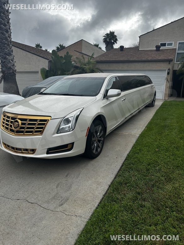 2014 Limos by Moonlight Cadillac XTS Limousine