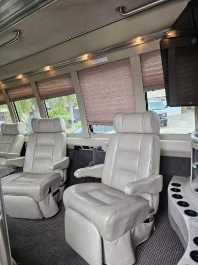 2006 Krystal Koach Ford E450 Limo Bus