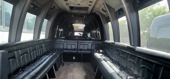 2019 Berkshire Ford E450 Party Bus 40K Milles