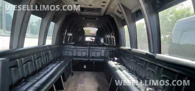 2019 Berkshire Ford E450 Party Bus 40K Milles