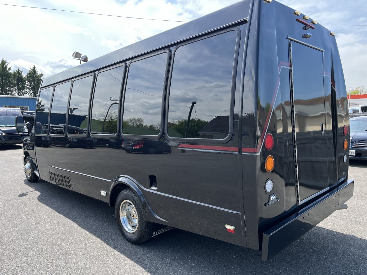 Limo Bus for Sale in Pasadena, MD - Photo 5