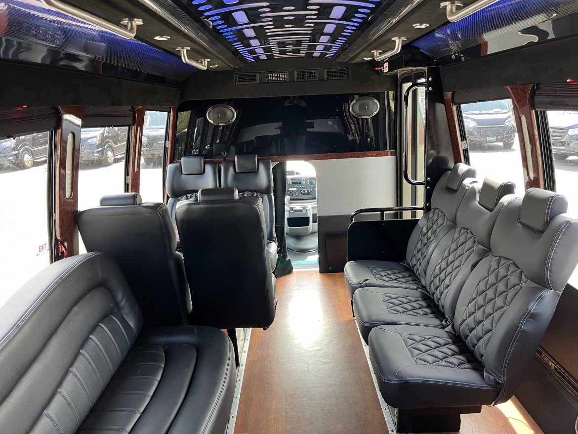 Limo Bus for Sale in Pasadena, MD - Photo 8