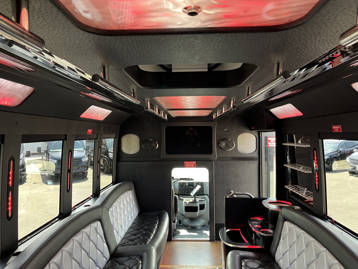 Limo Bus for Sale in Pasadena, MD - Photo 10
