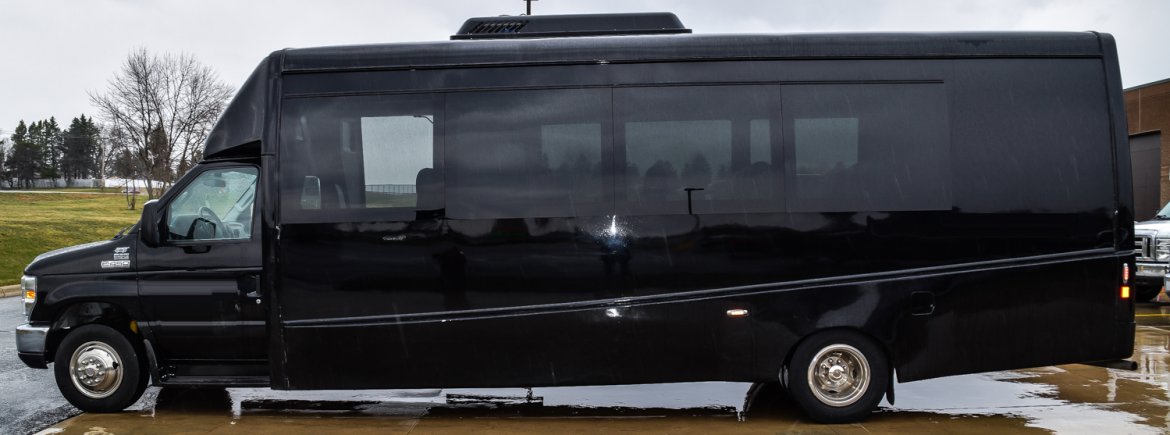Shuttle Bus for Sale in Stewartville, MN - Photo 3