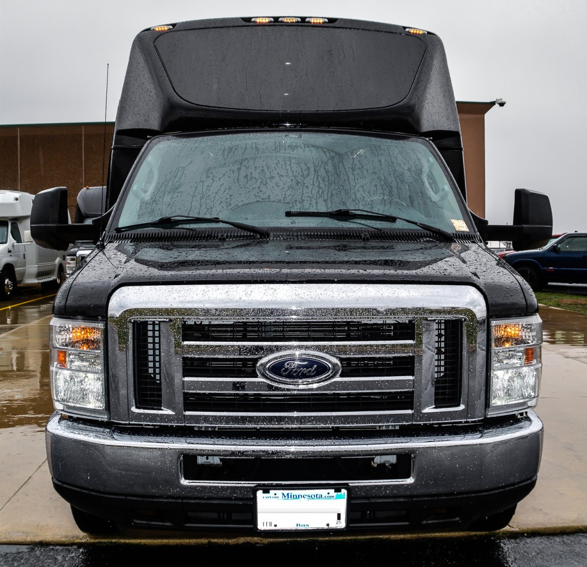 Shuttle Bus for Sale in Stewartville, MN - Photo 2
